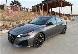 نيسان ألتيما